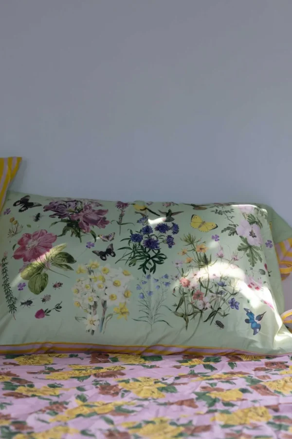 Busy Garden Pillowcase Set *Organic Cotton