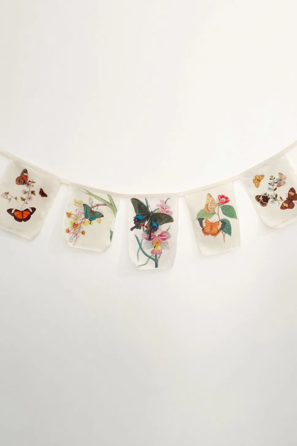 butterflies_garland_organ_2.webp Butterflies Garland *Organic Cotton