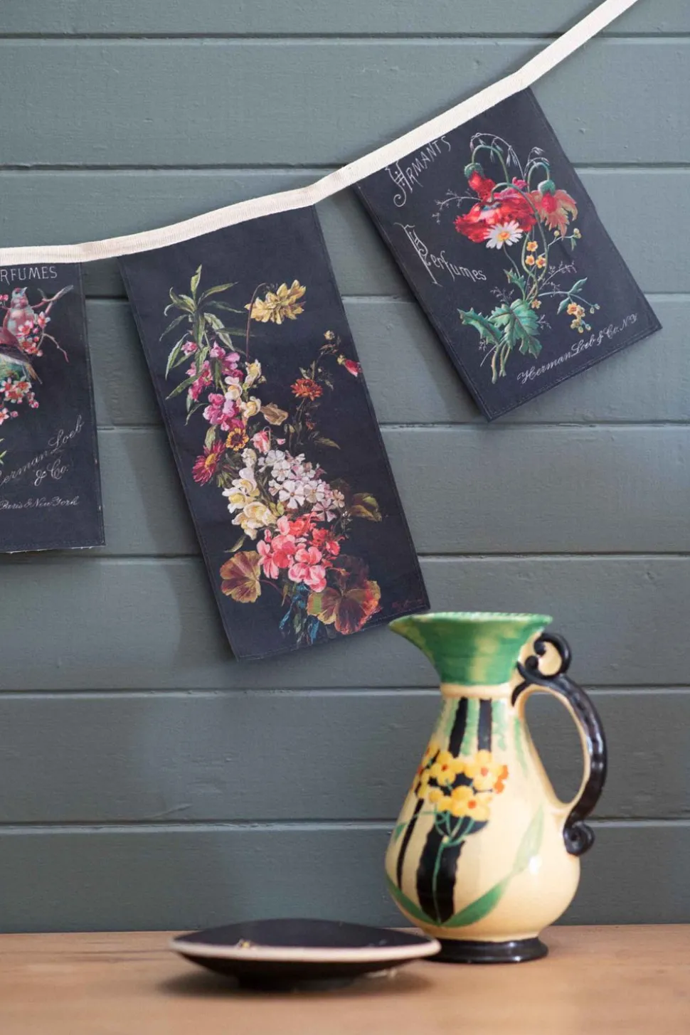 exquisite_perfumes_garlan_1.webp Exquisite Perfumes Garland