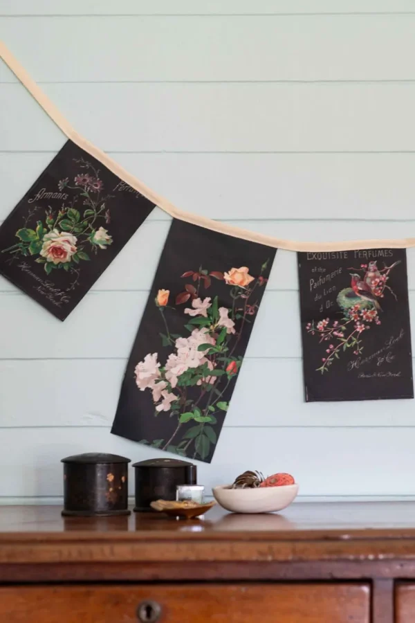 Exquisite Perfumes Garland