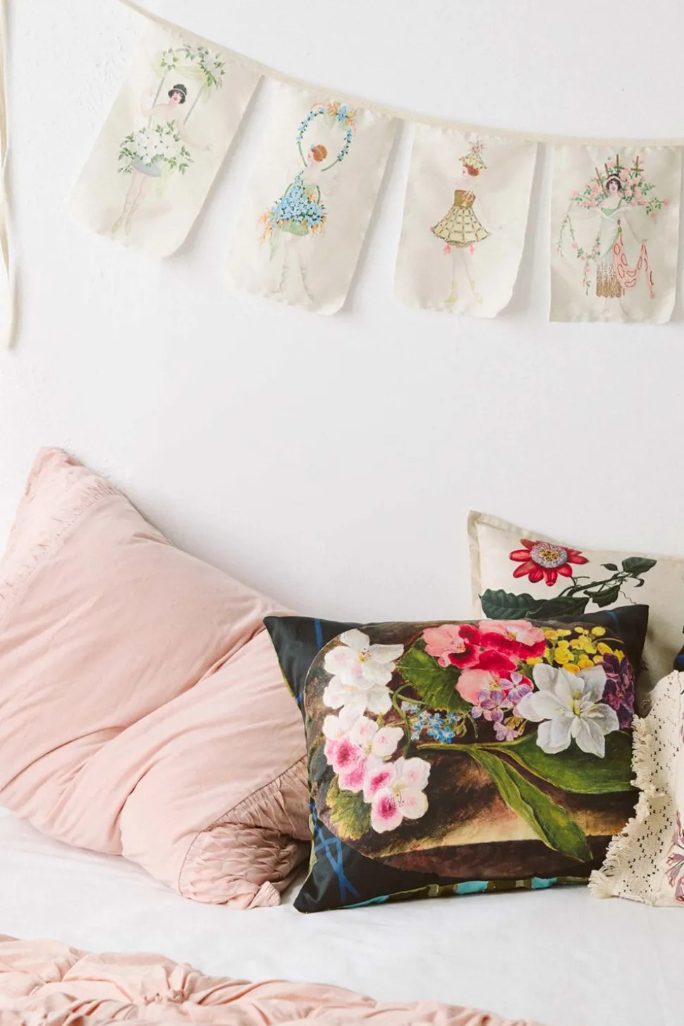 flower_girls_garland_orga_0.webp Flower Girls Garland *Organic Cotton