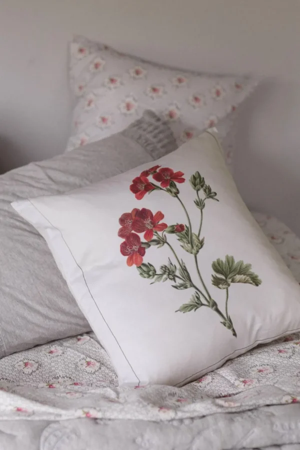 Geranium Cushion Cover *Organic Cotton