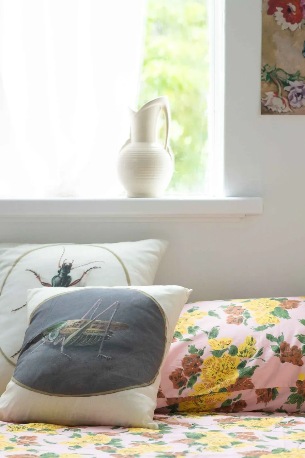 grasshopper_cushion_cover_3.webp Grasshopper Cushion Cover