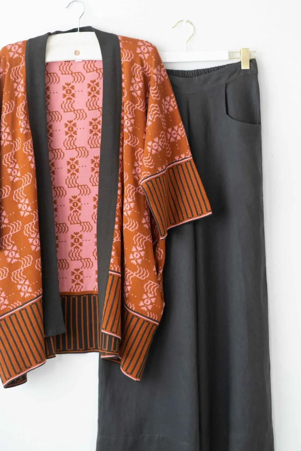 lola_cardigan_lisbon_0.webp Lola Cardigan Lisbon