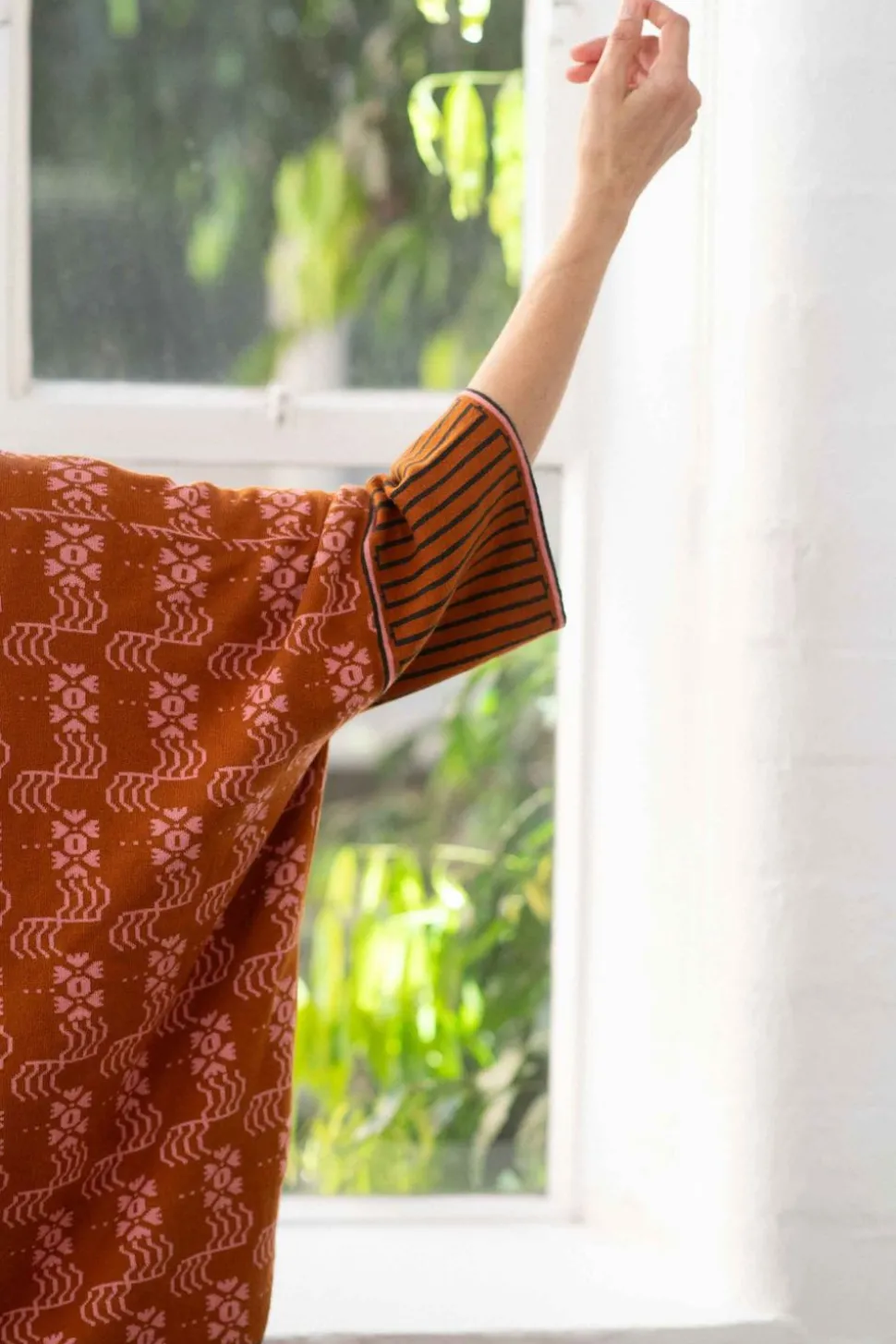 lola_cardigan_lisbon_2.webp Lola Cardigan Lisbon