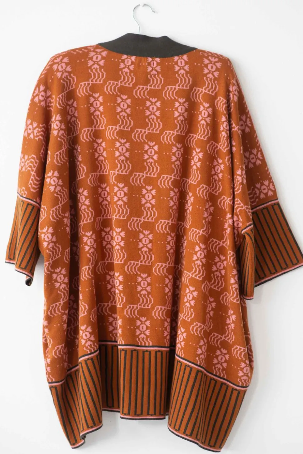 lola_cardigan_lisbon_4.webp Lola Cardigan Lisbon