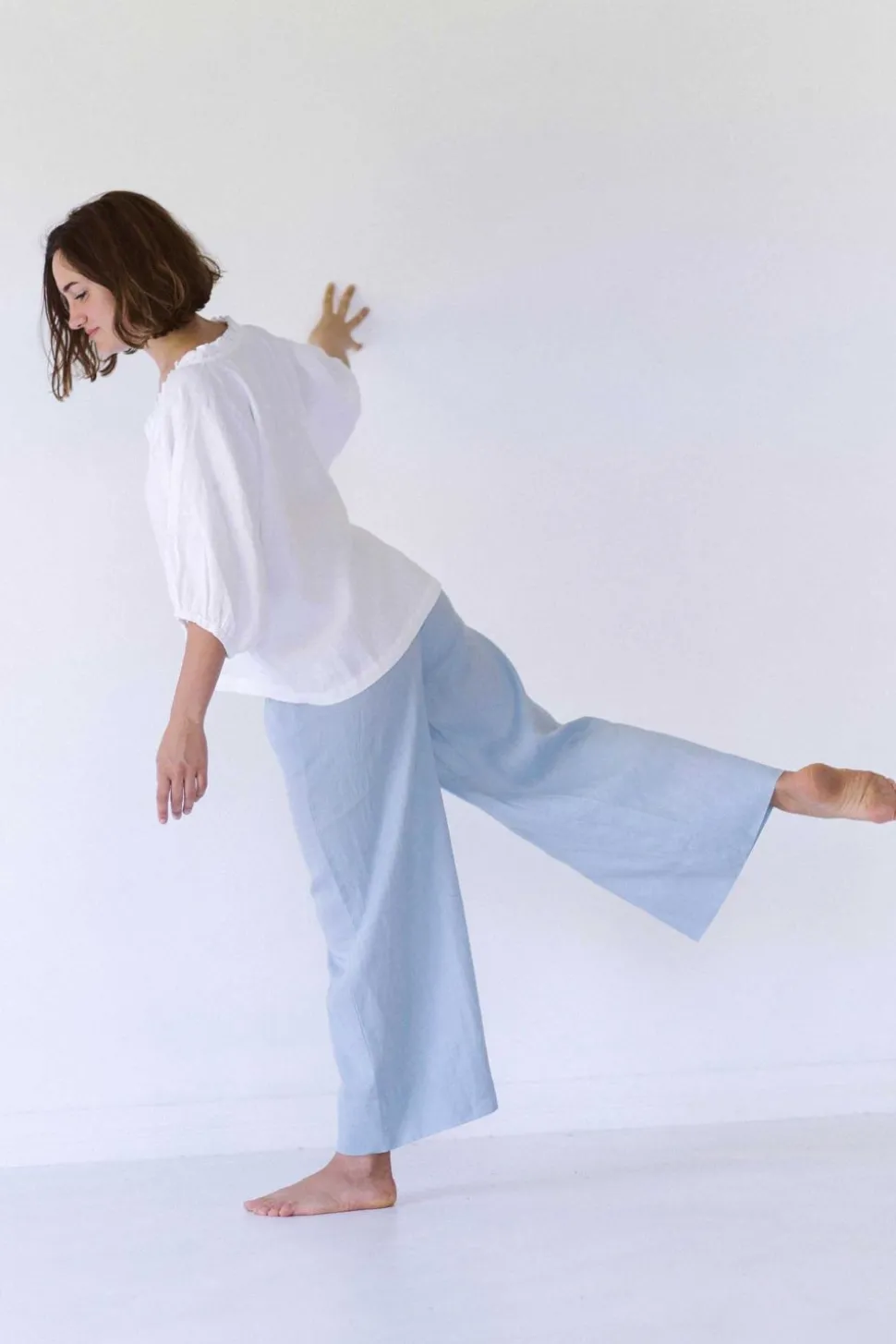ollie_linen_pant_in_sky_1.webp Ollie Linen Pant In Sky