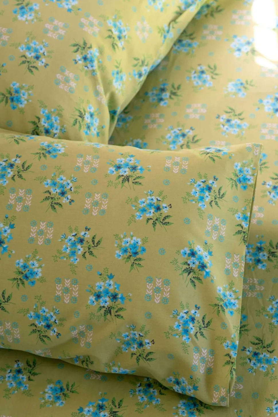 pillowcase_set_in_avonlea_5.webp Pillowcase Set In Avonlea Moss *Organic Cotton