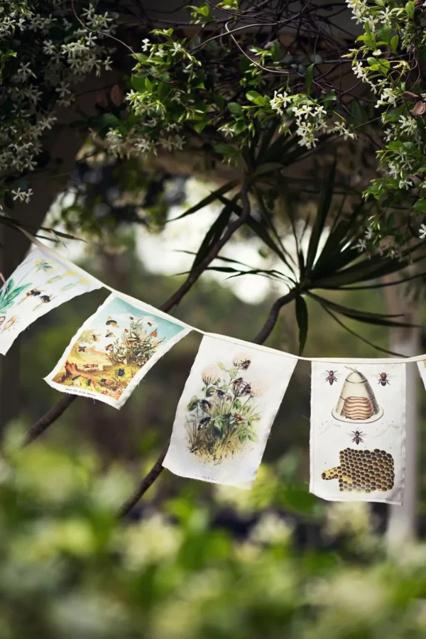 Precious Bees Garland