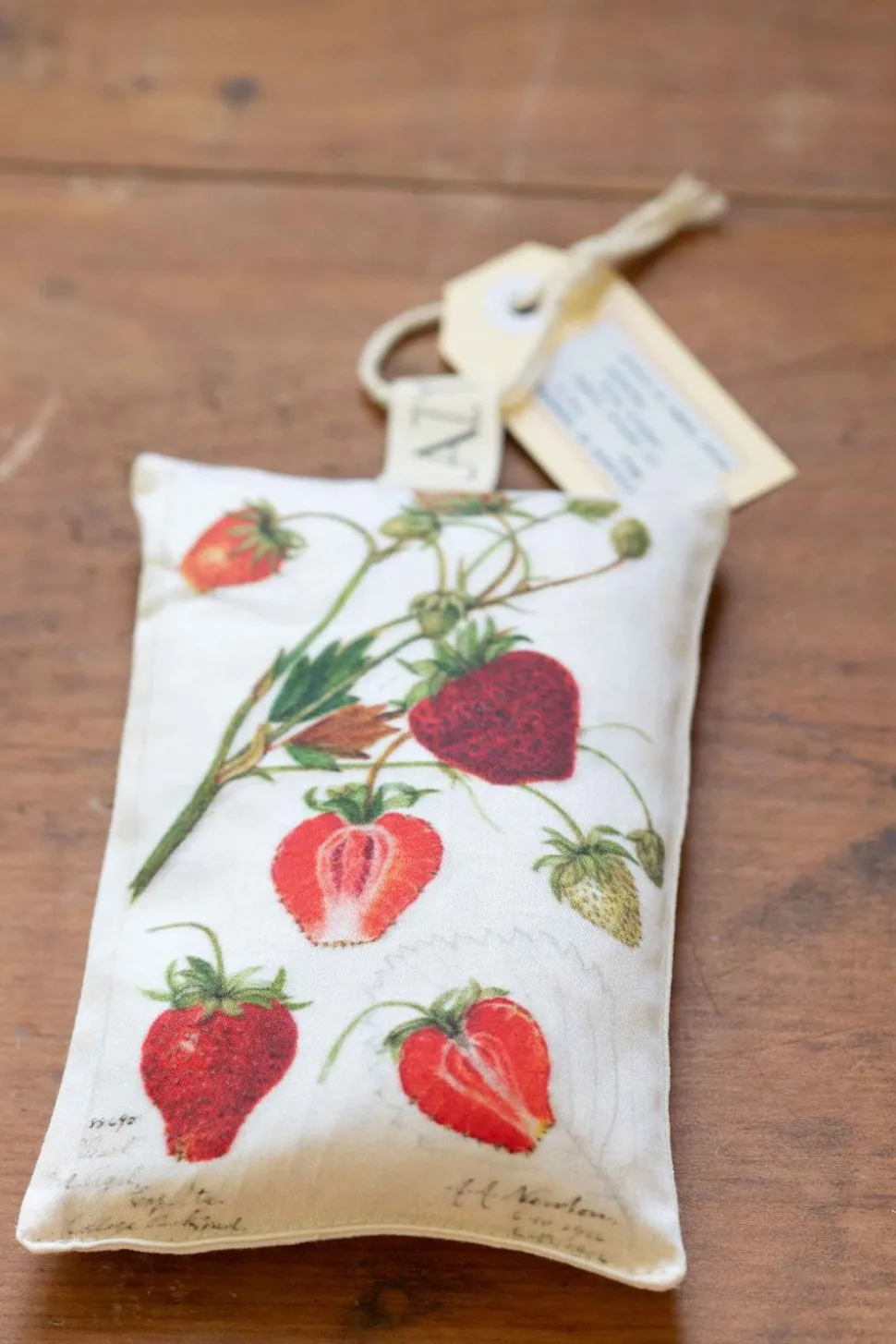 scented_sachet_fragaria_0.webp Scented Sachet Fragaria