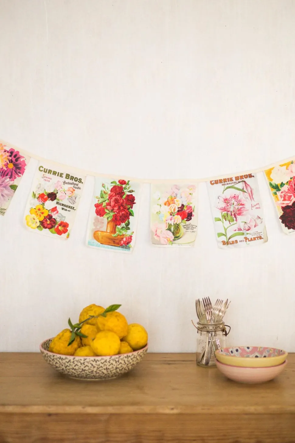 vintage_flower_garland_or_0.webp Vintage Flower Garland *Organic Cotton